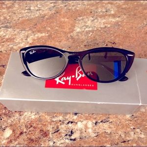 Ray Band Style: Nina, cat-eye sunglasses